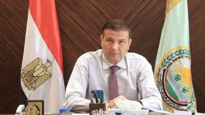 وزير الزراعة يُتابع تنفيذ محطة شتل القصب بمدينة إدفو