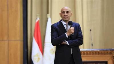 وزير التعليم يبحث الاستفادة من التأمينات الاجتماعية للعاملين بقطاع التعليم