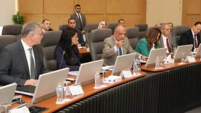 "الأعلى للطاقة" يناقش رفع القدرة لـ 14 مشروعًا صناعيًا وخطوط إنتاج جديدة