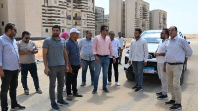 رئيس جهاز العاشر من رمضان يتفقد مشروعات الإسكان الاجتماعي بالنرجس