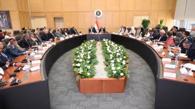 الصناعة تبحث تشغيل 8 خطوط متوقفة لإنتاج الأسمنت واستخدام الوقود البديل