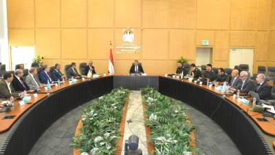 وزير الإسكان يبحث مع الهيئة الهندسية ملفات محطات المياه والصرف الصحي
