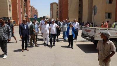 محافظ القاهرة يترأس حملة لمتابعة قاطني شقق مدينة معًا بحى السلام