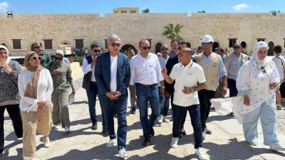 وزير السياحة يتفقد المتحف اليوناني الروماني وقلعة قايتباي