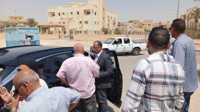 رئيس جهاز مدينة 15 مايو يواصل جولاته الميدانية لمتابعة الأحياء