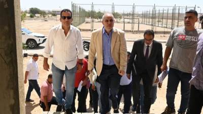 نائب رئيس هيئة المجتمعات العمرانية يتابع مشروعات الإسكان بالعاشر من رمضان  