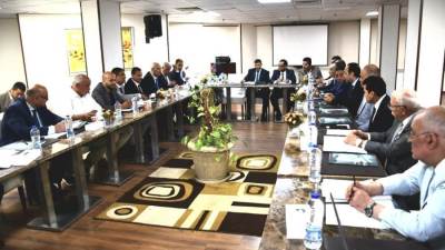 وزير الشباب يترأس اجتماعًا مع عددٍ من مسئولي الشؤون القانونية بالأندية