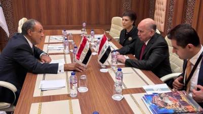 وزير الخارجية والهجرة يلتقي نظيره العراقي 