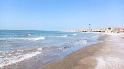 جهاز دمياط الجديدة يحذر المصطافين من النزول البحر 