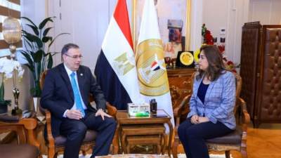 منال عوض تبحث مع رئيس الجهاز المركزي للتنظيم والإدارة مجالات التعاون المشتركة