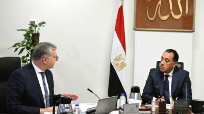 رئيس الوزراء يُتابع مع وزير البترول عددًا من ملفات العمل