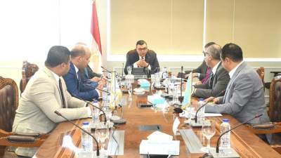 وزير الإسكان يتابع مشروع المماشى السياحية بمدينة 6 أكتوبر