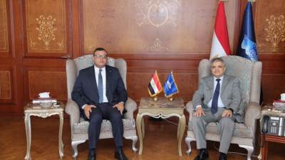 أسامة ربيع والشربيني يبحثان إنشاء محطات لتحلية المياه بمدن القناة