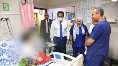 وزير الصحة يقوم بزيارة مفاجئة لمستشفى الهرم التخصصي