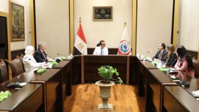 وزير الصحة يتابع ملف السياحة العلاجية لجذب الاستثمارات الصحية