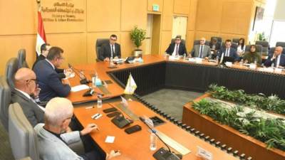 وزير الإسكان: تقديم تسهيلات للمطورين بشأن علاوة التحسين على أراضي الساحل الشمالي