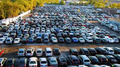 16 سبتمبر.. تنظيم مزاد لـ"بيع السيارات والبضائع" بنادي الجيزة الرياضي