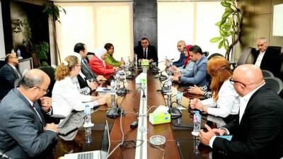 وزير الإسكان يتفقد مقر صندوق الإسكان الاجتماعي ويشيد بجهوده في توفير السكن