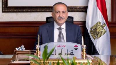 محافظ أسيوط يعلن فتح باب ترخيص 55 سيارة ميكروباص