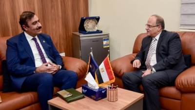 الغمراوي: ملتزمون بدعم تنافسية الدواء المصري عالميًا والانفتاح على التجارب الدولية