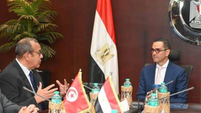 وزير الاستثمار يبحث مع "التونسي للصناعة والتجارة" تعزيز التعاون التجاري