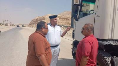 جهاز مدينة 15 مايو يضبط 6 سيارات و4 خلاطات خرسانة مخالفة