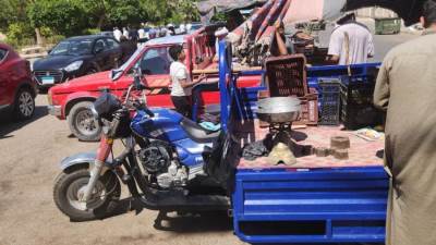 جهاز مدينة زايد ينفذ حملة بالحي الأول للقضاء على الباعة الجائلين