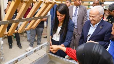 رسميا .. افتتاح أول مصنع لـ إنتاج الحرير الطبيعي في قنا