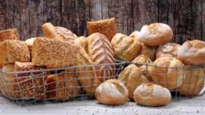 نوع الخبز المناسب لخفض الكوليسترول .. دراسة علمية توضح