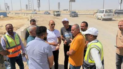 الغيطي: الانتهاء من أعمال الأسفلت بشارع التسعين الشمالي.. وجارٍ استكمال التشطيبات النهائية