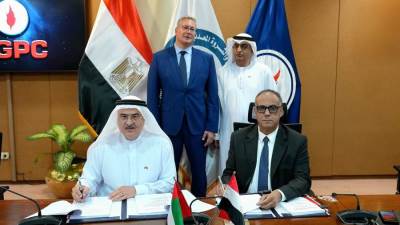 توقيع اتفاقيات للبحث عن البترول والغاز في الصحراء الغربية وخليج السويس