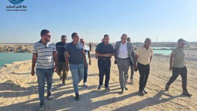 «خلف الله» يواصل متابعته للمشروعات الجاري تنفيذها بالقرى السياحية