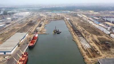 محطة تحيا مصر للحاويات بميناء دمياط تستقبل 10 أوناش عملاقة خلال أيام