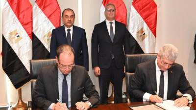 شركة "بتروجت" توقع اتفاقية مع "إيجوت" باستثمارات 120 مليون جنيه لتشغيل فندق "جيت بيتش"