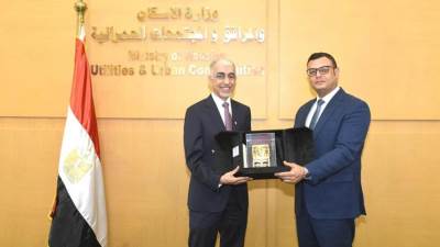وزر الإسكان يبحث التعاون مع وزير الأشغال البحريني