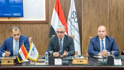 جمال الدين: قناة السويس تعتز بشراكتها مع البنك الأوروبي في والبنية التحتية