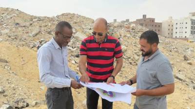 «الغيطي» يتابع ميدانيًا أعمال تسوية 115 فدانًا بمشروع «بيت الوطن» 