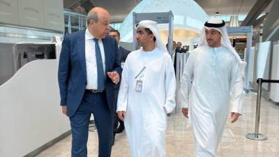 الحفني: التعاون المصري الإماراتي يسهم في تطوير صناعة النقل الجوي