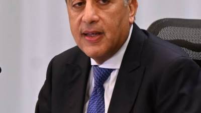 رئيس الوزراء يُغادر إلى نيويورك لترؤس وفد مصر في مؤتمر حل الدولتين