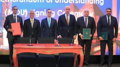 عبداللطيف: التعاون مع سنغافورة يعزز مكانة مصر الإقليمية والدولية