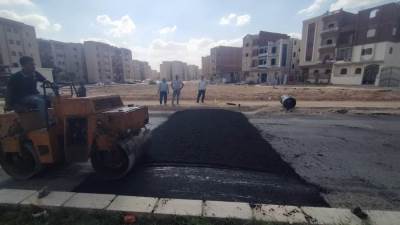 جهاز العاشر من رمضان: صيانة الطرق وإنشاء مطبات صناعية استجابة لشكاوى الأهالي