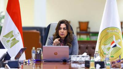 منال عوض: تطوير ورفع كفاءة 12 محطة لرصد جودة الهواء بالقاهرة الكبرى