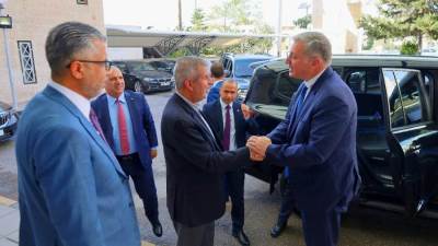 وزير البترول يصل عمّان لبحث تعزيز التعاون المصري الأردني في الطاقة