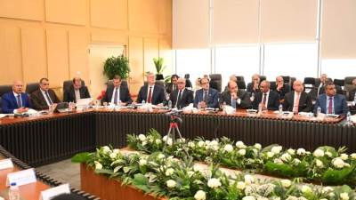 وزير الصناعة: نلتزم بتوريد كميات الغاز اللازمة لتشغيل مصانع الأسمدة