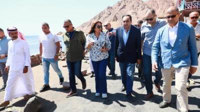 د.منال عوض توجه بتطوير الخدمات الموجودة بمحمية أبو جلوم