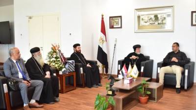 رئيس جهاز العلمين الجديدة يستقبل وفد الكنيسة.. ويعلن قرب إقامة الصلوات بالمدينة