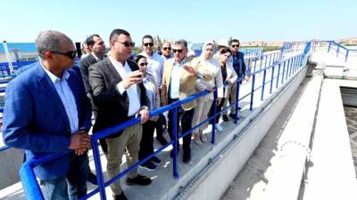  وزير الإسكان ومحافظ البحيرة يفتتحان محطة معالجة الصرف الصحي بمركز بدر