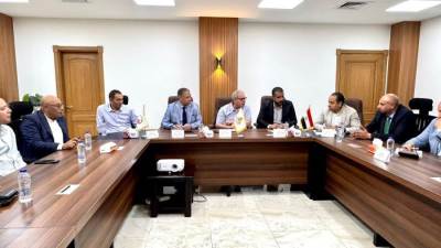 نائب رئيس هيئة المجتمعات العمرانية يترأس اجتماع لجنة التقنين بالعبور الجديدة 