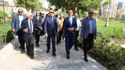 وفد مؤسسة «الأغا خان» يزور حديقة الأزبكية لدراسة المشاركة في إدارتها وتشغيلها