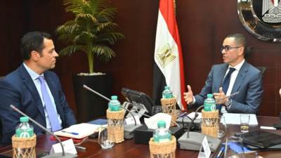 الخطيب: ربط التجارة بالاستثمار مفتاح معالجة عجز الميزان التجاري